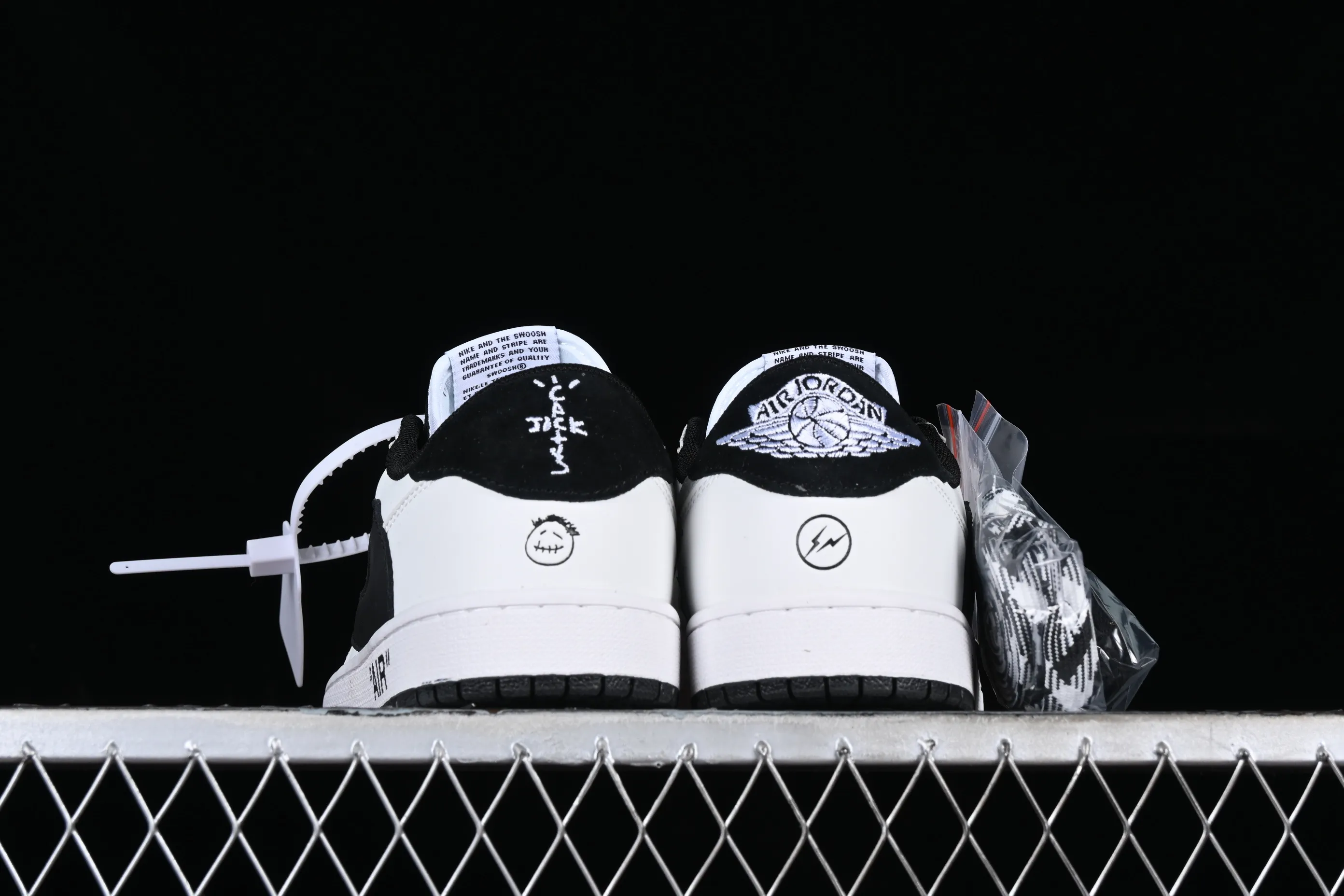 All categories Air Jordan Jordan series basketball shoes Air Jordan 1 Low Travis Scott x Air Jordan 1 Low OG AJ1 Joe 1 undercut low top DH7866-180